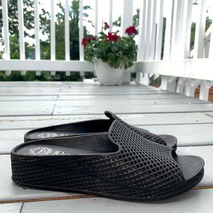 Jeffrey Campbell Black Fling Sandal- fit like an 8